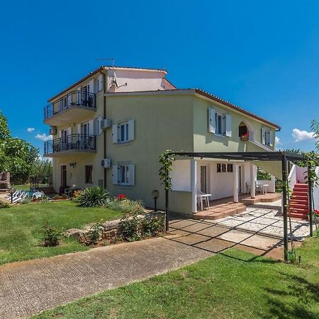 Apartments Stanko Фажана Екстер'єр фото