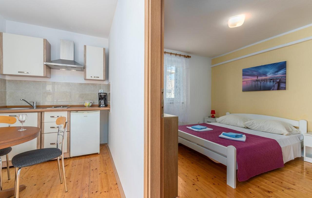 Apartments Stanko Фажана Екстер'єр фото