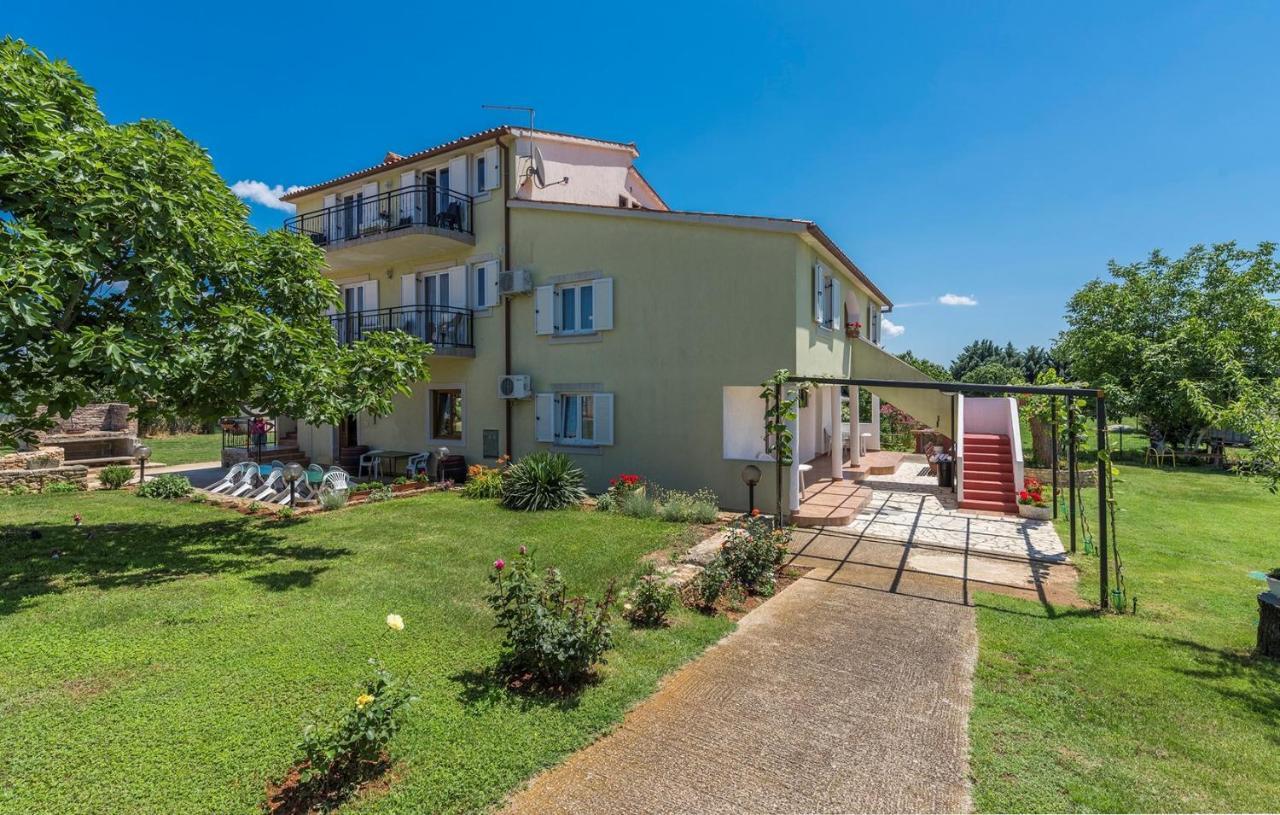 Apartments Stanko Фажана Екстер'єр фото