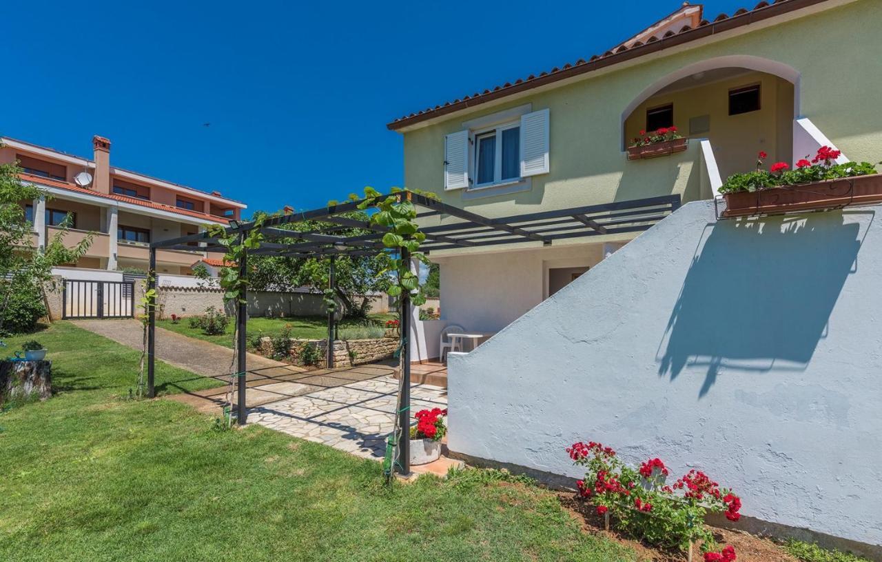 Apartments Stanko Фажана Екстер'єр фото