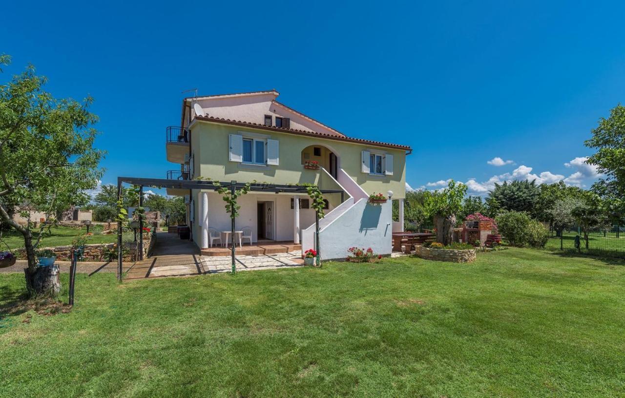 Apartments Stanko Фажана Екстер'єр фото
