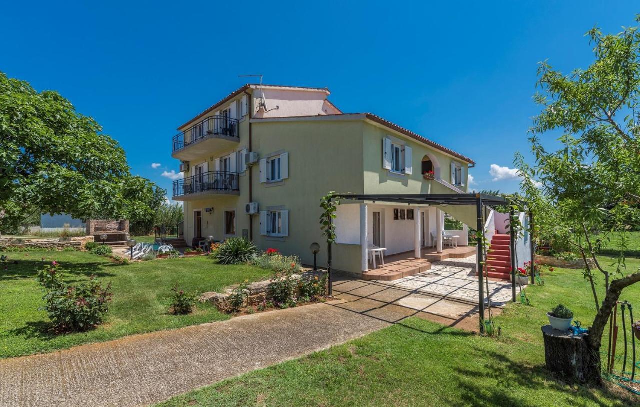 Apartments Stanko Фажана Екстер'єр фото