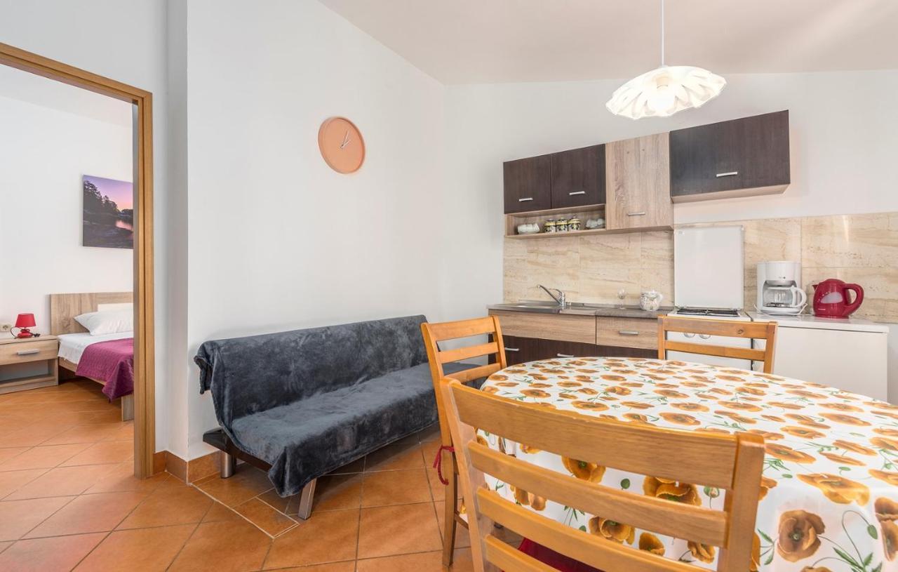 Apartments Stanko Фажана Екстер'єр фото