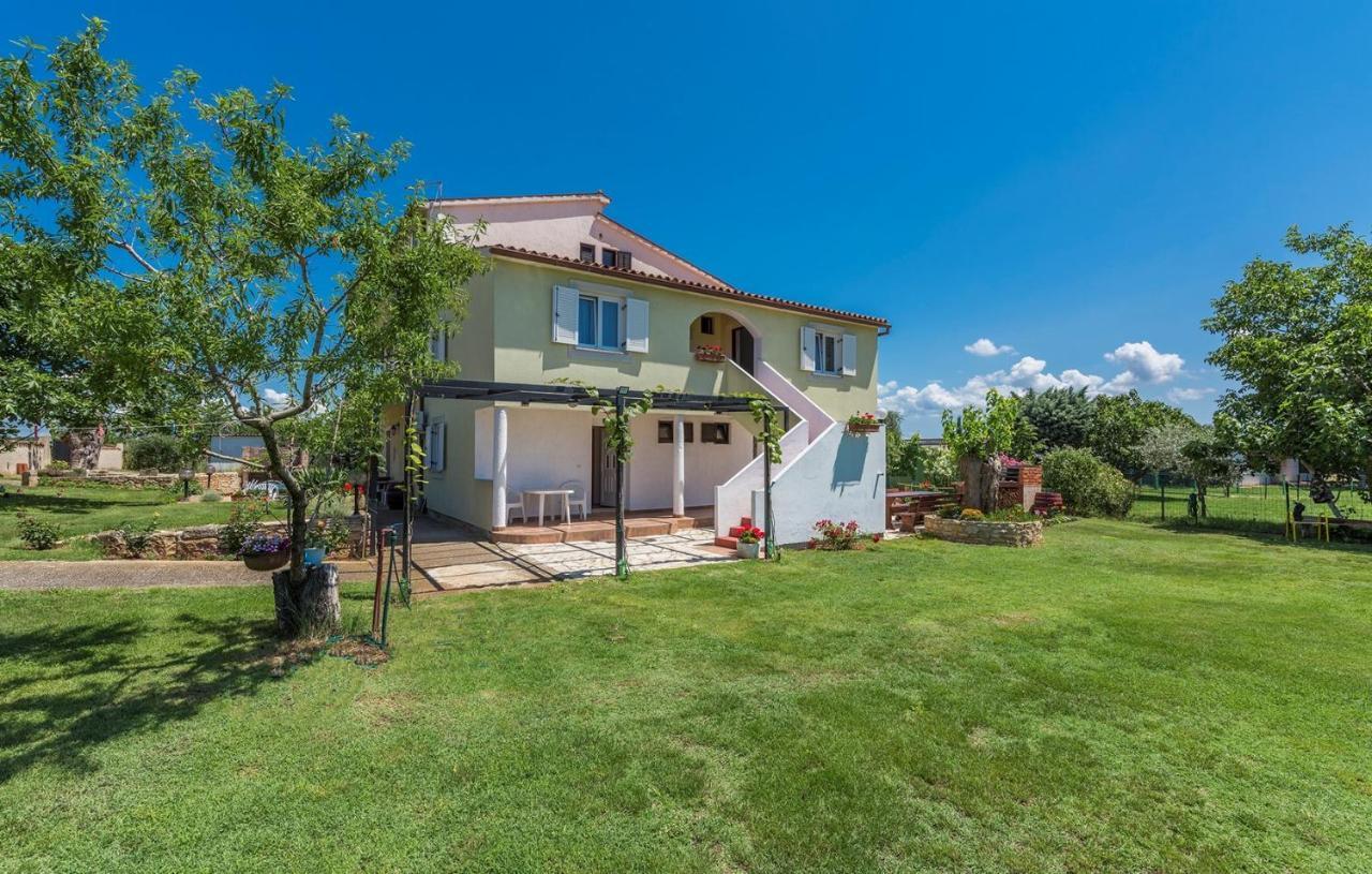Apartments Stanko Фажана Екстер'єр фото